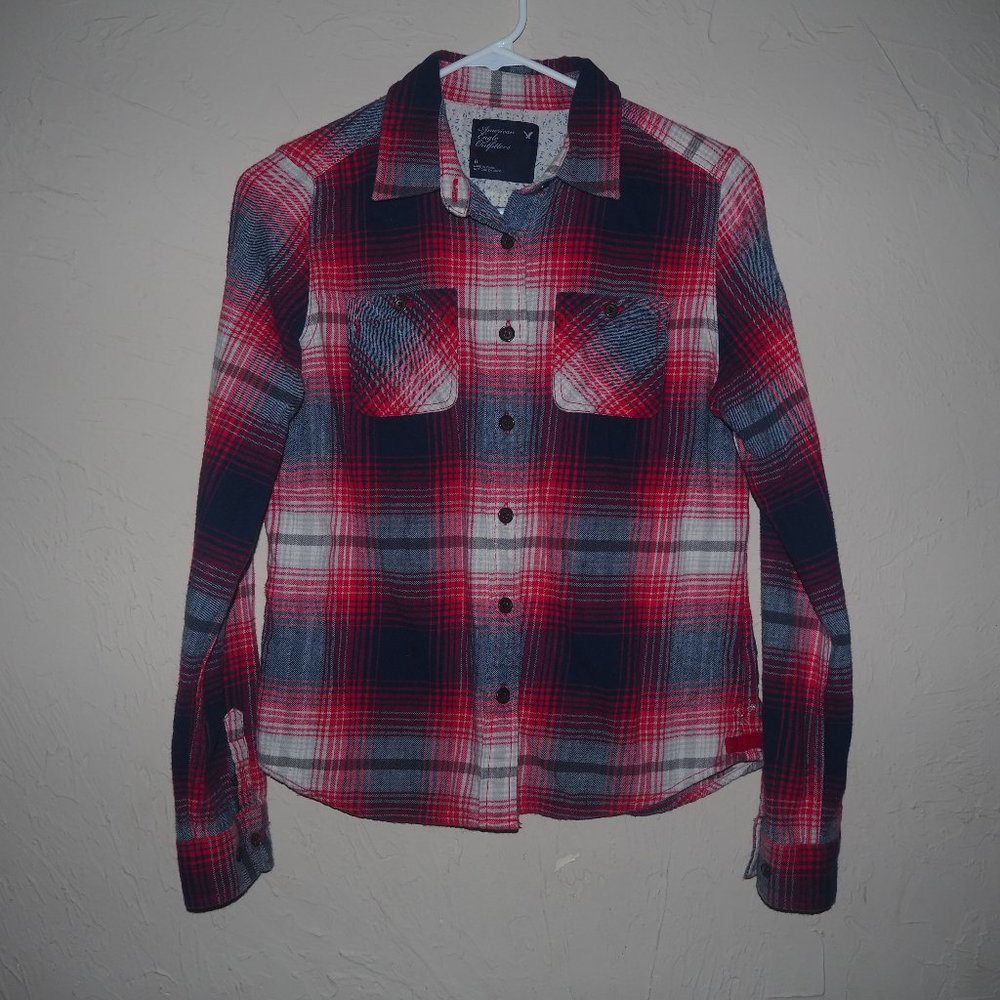 American eagle plaid button down fits like medium